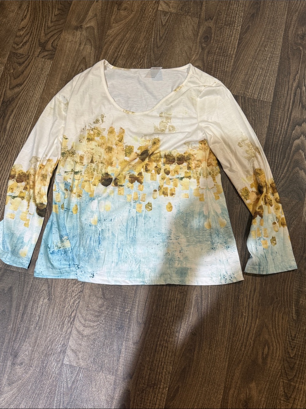 Women's Scoop Neck Long Sleeve Top in Cream with Blue and Gold Print new no tag